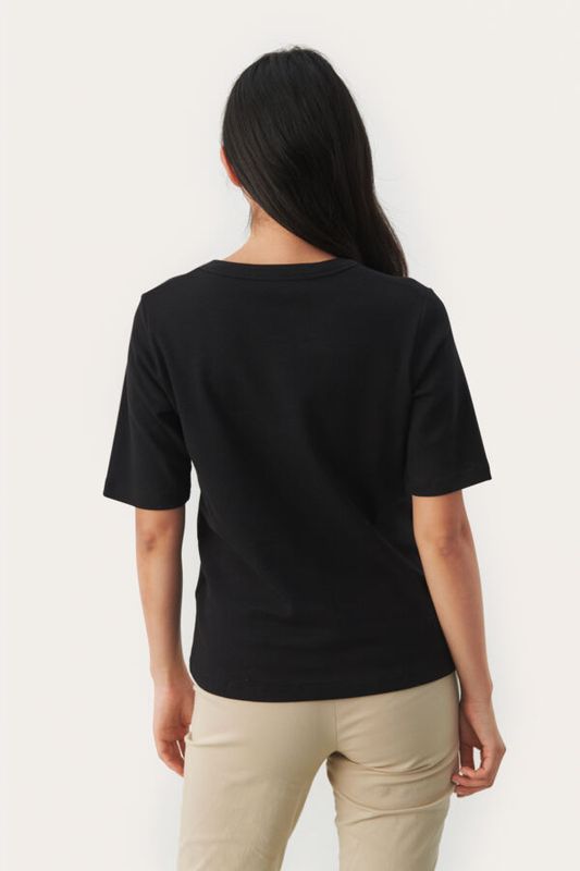 RATANAPW Round Neck Black 