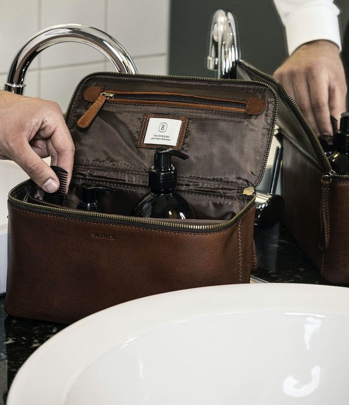 BAROLO toilery bag Black