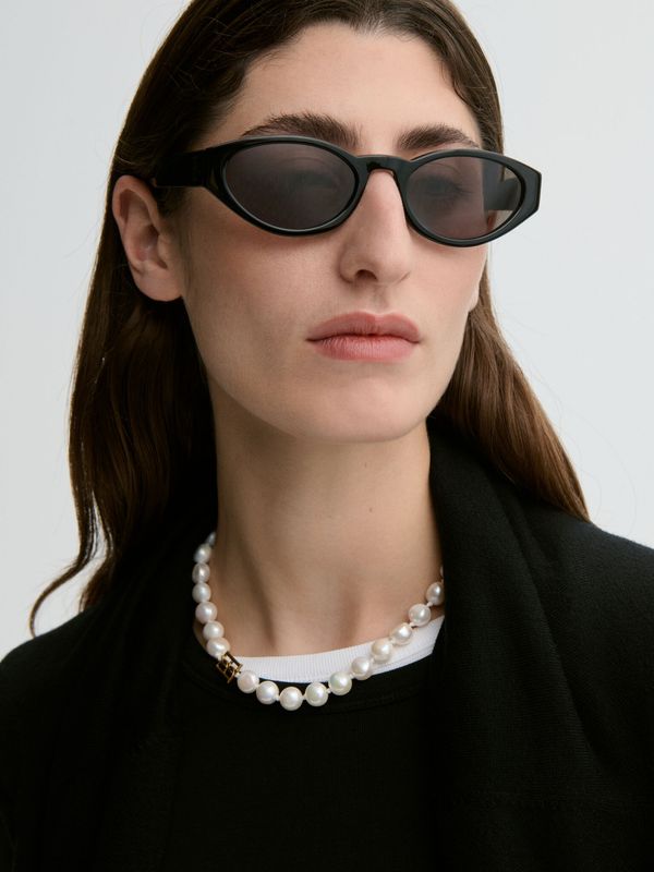 HERLE Pearl Necklace Soft White