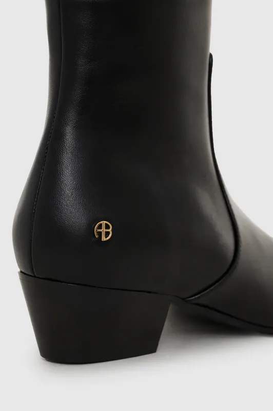 FREYA Flat Boots Black