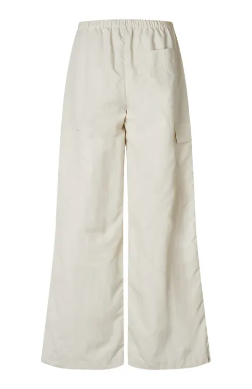 ZOEYFV 351 Breezy White