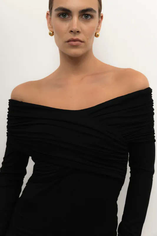 PLUM Top Black