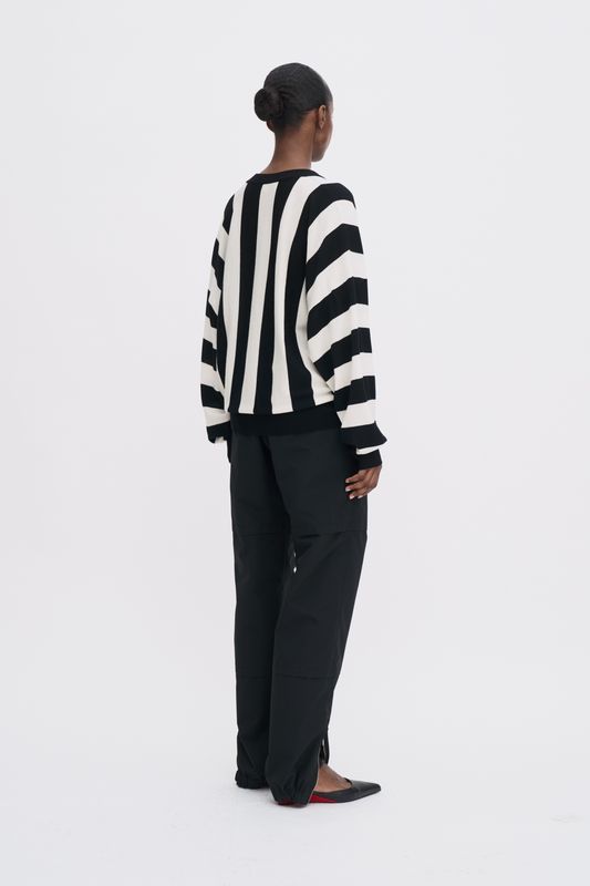 Batwing Sweater Black White 