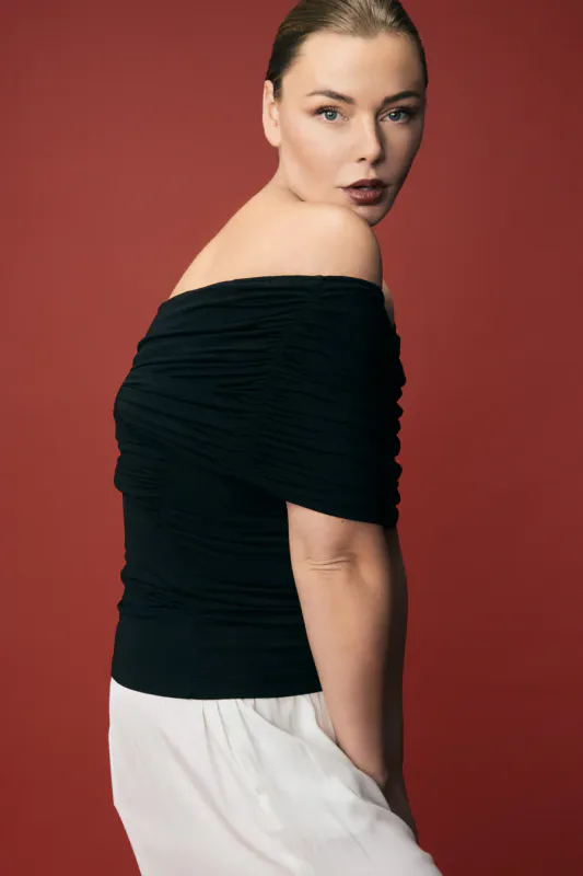 DOSINIA Top Black